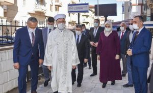 diyanet_isleri_baskani_prof_dr_erbas_afyonkarahisar_da_temaslarda_bulundu_h14483_e6e37.jpg