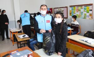 ilmek_ilmek_iyilik_projesi_agrida_yurekleri_isitti_h14435_04965.jpg