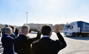 iyilik_yuklu_tirlar_dualarla_ugurlandi_h14427_9a6fc.jpg