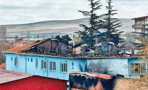 muftuluk_binasinda_korkutan_yangin_h14519_4bc2e.gif