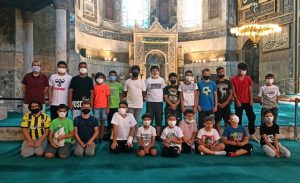 yaz_kur_an_kursu_ogrencileri_ayasofya_camii_nde_h17867_422a0.jpg