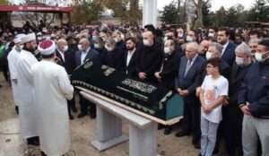 kazada-hayatini-kaybeden-ihh-gonulluleri-son-yolculuklarina-ugurlandi-IaWkRVVC.jpg