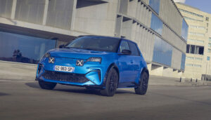 Alpine8217in-elektrikli-hothatch8217i-A290-sat1_ta