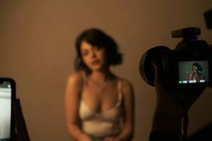 Film-ve-Dizi-Analizleri-Karakter-Geli_imi-ve-Temalar