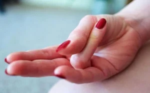 Mudra-Kilo-Verme-Teknikleri-ve-Parmak-Hareketleri