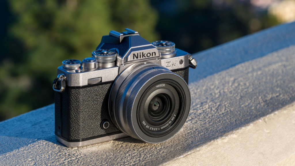 Nikon-Sessizlik-0cinde-Beklenen-Guncellemeler-ve-Retro-Ruzgar1