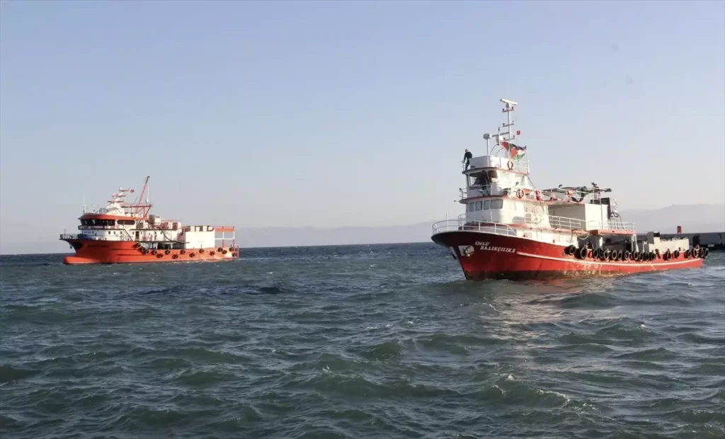 Balıkçılardan Filistin'e Destek Gösterisi