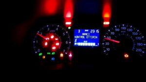 Dacia-Duster-Ar1za-Lambalar1-Anlam1-Duster-Uyar1-ve-0kaz-0_aretleri-Anlamlar1