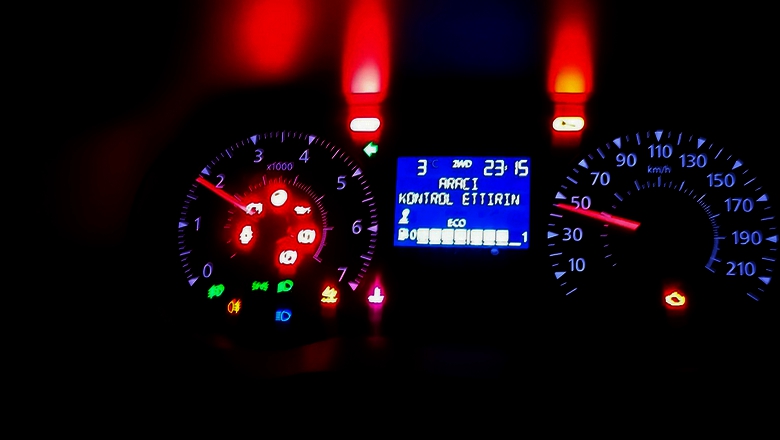 Dacia-Duster-Ar1za-Lambalar1-Anlam1-Duster-Uyar1-ve-0kaz-0_aretleri-Anlamlar1