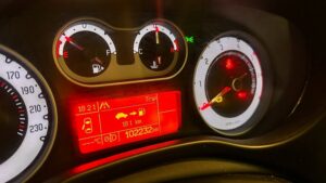 Fiat-500-Ar1za-Lambalar1-Anlam1-500L-Gosterge-Uyar1-ve-0kaz-0_aretleri-Anlamlar1