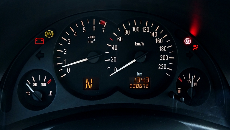 Opel-Corsa-C-Kasa-Ar1za-Lambalar1-Anlamlar1-Corsa-C-Kasa-0kaz-ve-Uyar1-0_aretleri