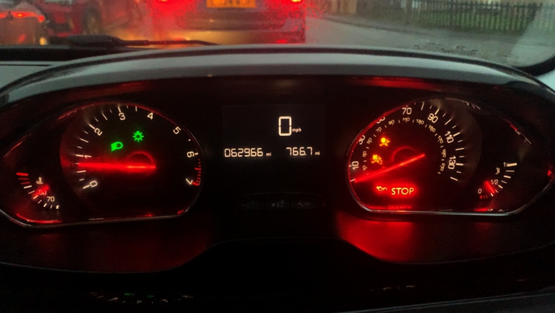 Peugeot-208-Ar1za-Lambalar1-Anlam1-Pejo-208-Uyar1-ve-0kaz-0_aretleri-Anlamlar1