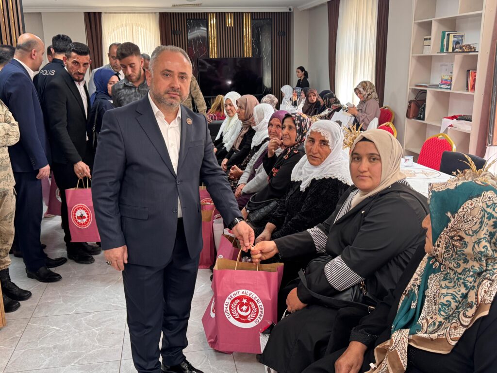 Şehit anneleri Anneler Günü’nde Midyat’ta buluştu