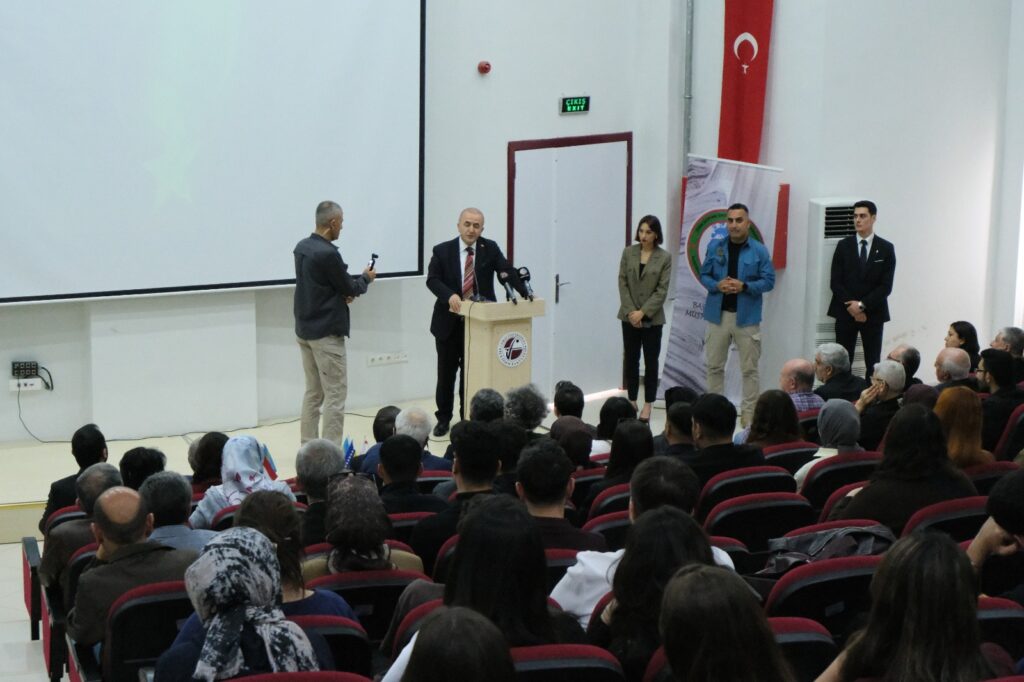 Fırat Üniversitesi İletişim Fakültesinde ödüllü belgesel filim gösterimi