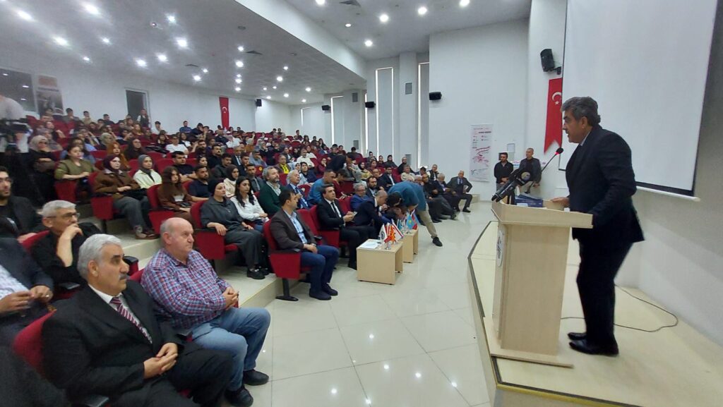 Fırat Üniversitesi İletişim Fakültesinde ödüllü belgesel filim gösterimi