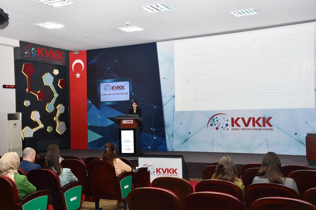 KVKK’da “Özel Hayata Saygı Hakkı Bağlamında Kişisel Verilerin Korunması” konulu Çarşamba Semineri gerçekleştirildi