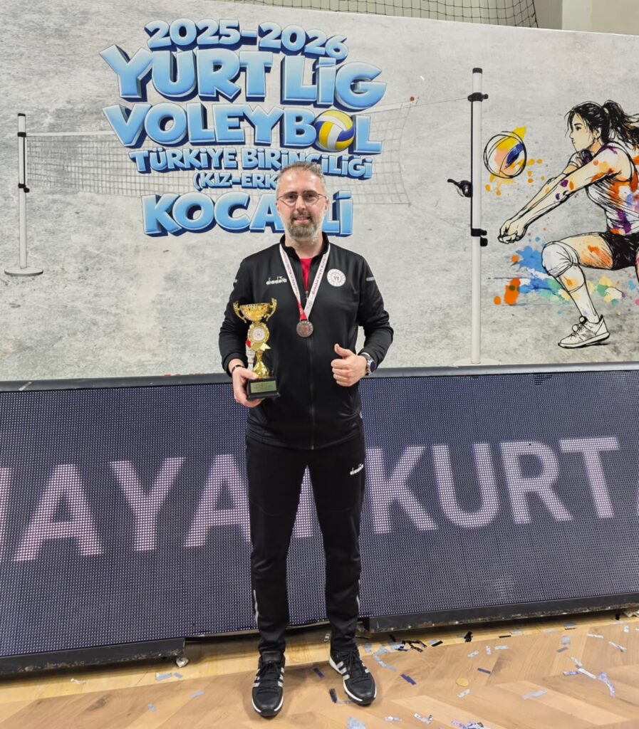 Artvin’den Voleybol da tarihi başarı: Türkiye’nin en iyi 4 takımı arasına girdiler