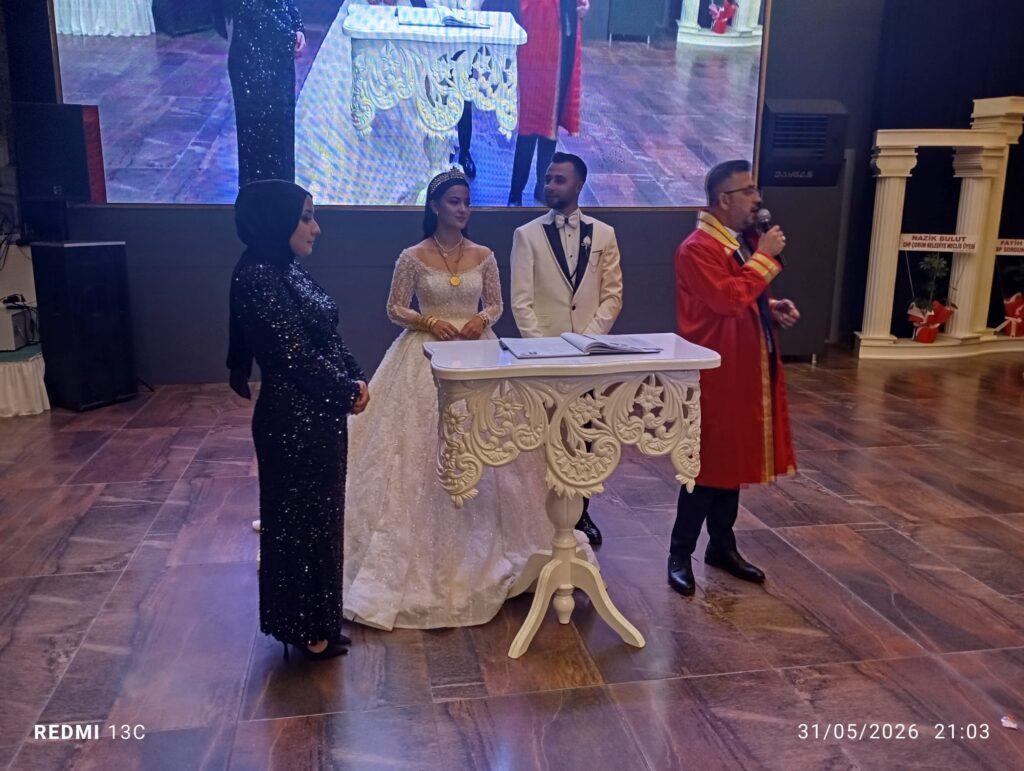 Gülşehri Belediye Başkanı Şakir Yıldırım, oğlunun nikahını kıydı