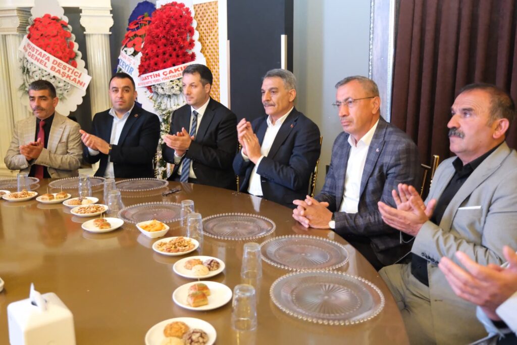 Gülşehri Belediye Başkanı Şakir Yıldırım, oğlunun nikahını kıydı