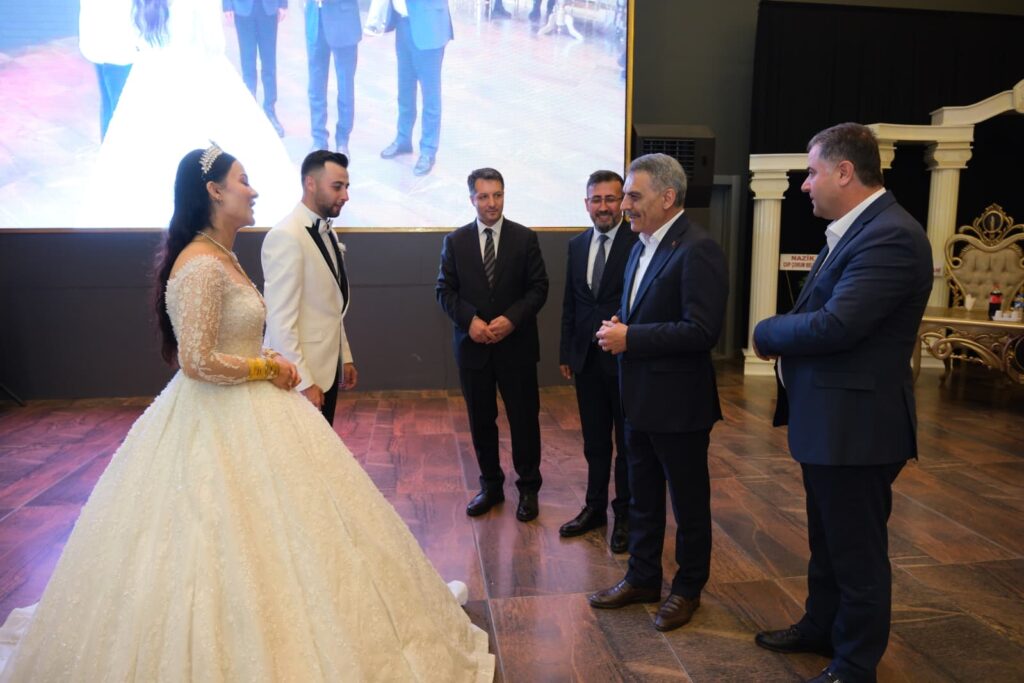 Gülşehri Belediye Başkanı Şakir Yıldırım, oğlunun nikahını kıydı