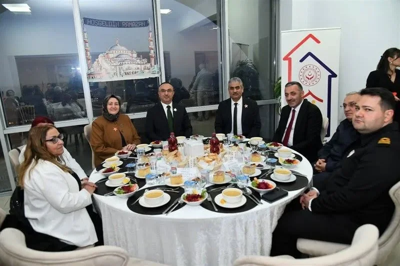 27 çocuk yeni yuvalarına kavuştu