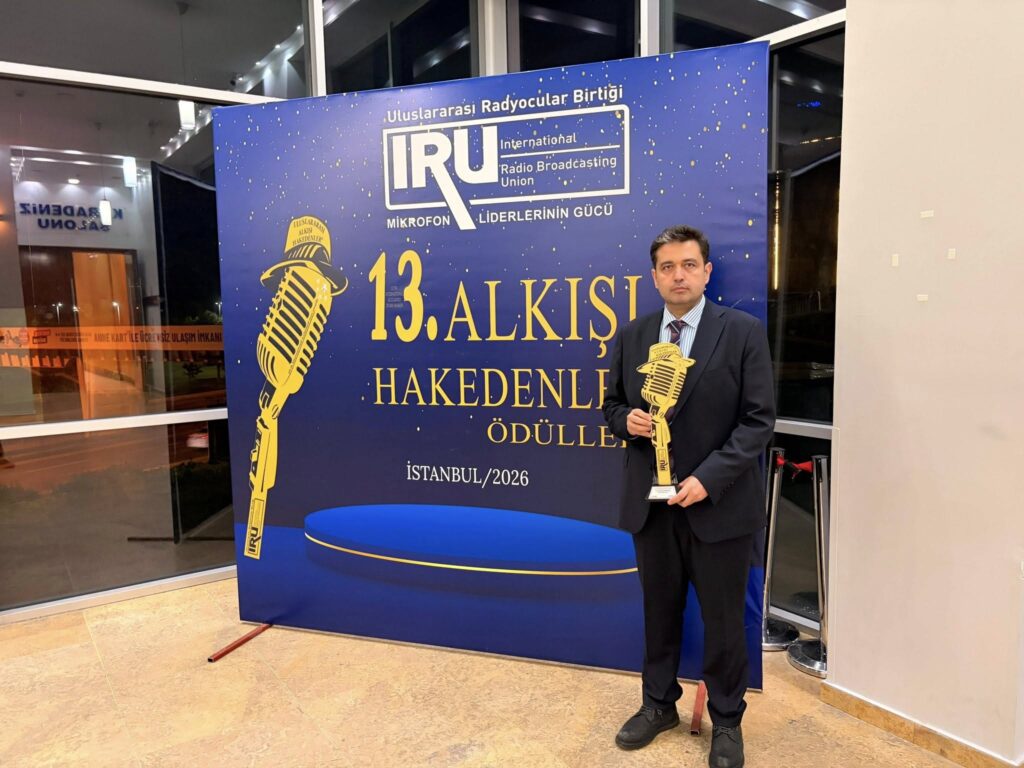 TİMBİR Başkan Vekili Av. Altıparmak’a “Yılın Alkışı Hakeden Gazetecisi” ödülü