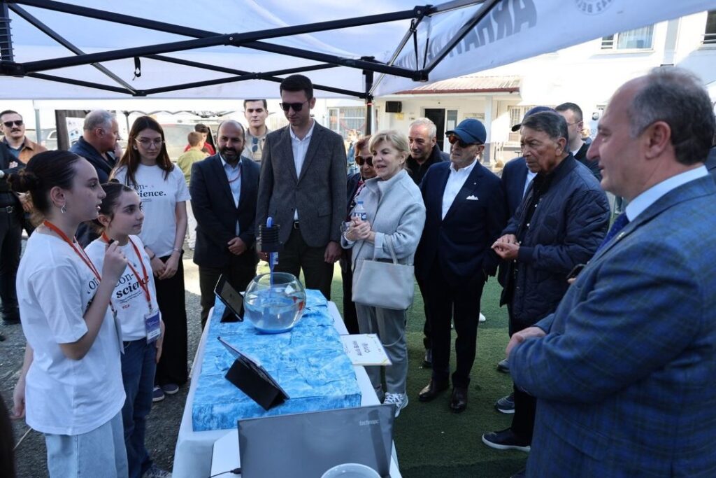 Arhavi’de “Vicdanlı Bilim Şenliği” ilgi gördü