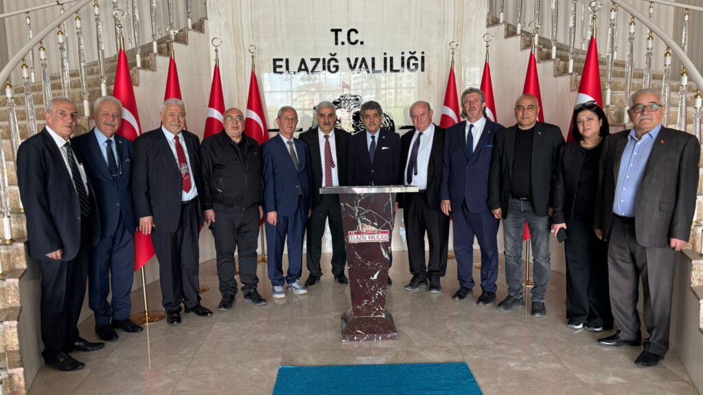 Türk Dünyası Gazeteciler Federasyonu heyetinden Elazığ Valisi Numan Hatipoğluna ziyaret