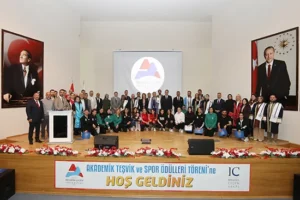 AİÇÜ’de Akademik Teşvik, Spor Ödülleri ve Cübbe Giyme töreni düzenlendi