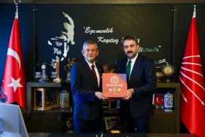 AKK Başkanı Halil İbrahim Yılmaz CHP Genel Başkanı Özgür Özel’i ziyaret etti