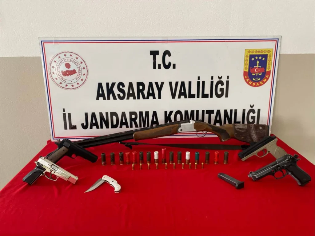 Aksaray Gülağaç’ta ruhsatsız silah operasyonu: 3 gözaltı
