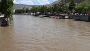 Amasya’da taşkın riski: Yeşilırmak yükseldi