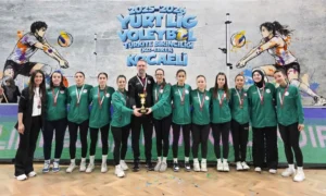 Artvin’den Voleybol da tarihi başarı: Türkiye’nin en iyi 4 takımı arasına girdiler