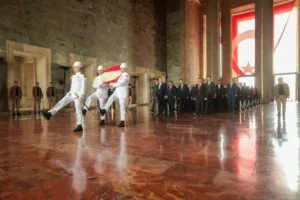 Bakan Bak İle Beraberindeki Heyet Anıtkabir'i Ziyaret Etti