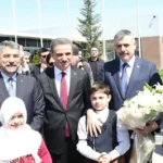 Bakan Çiftçi Erzurum’a geldi, havalimanı adeta doldu taştı