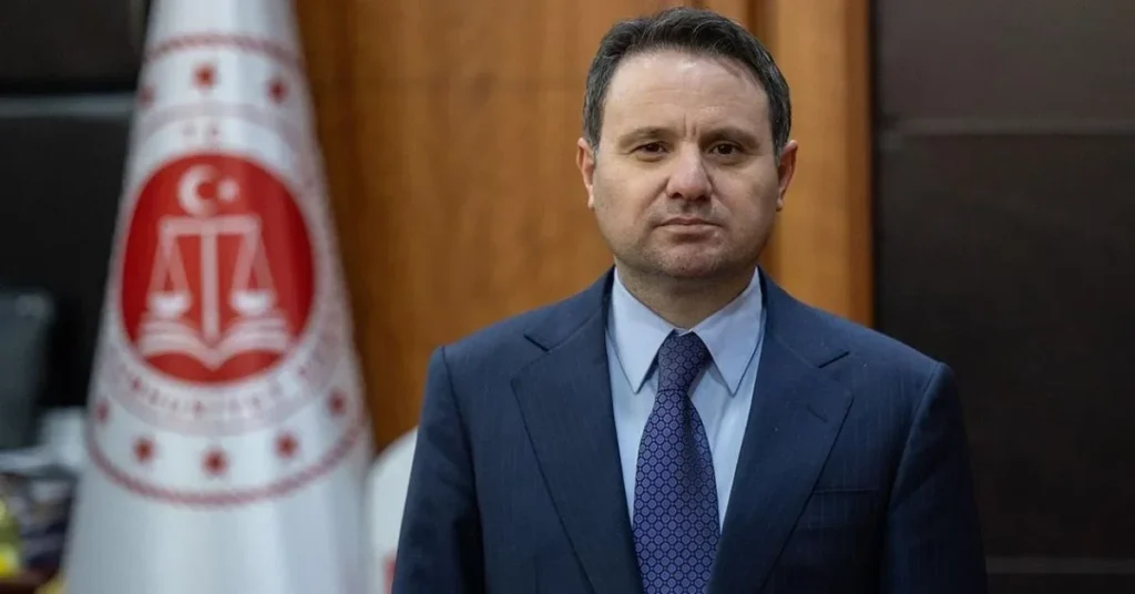 Bakan Gürlek: Suç örgütleriyle mücadelemiz köklerini kazıyana kadar tavizsiz devam edecektir
