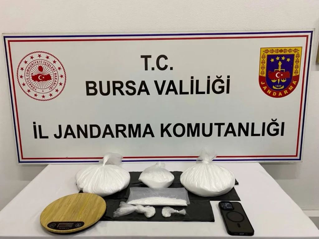 Bursa'da uyuşturucu operasyonu: 2 kilo metamfetamin yakalandı
