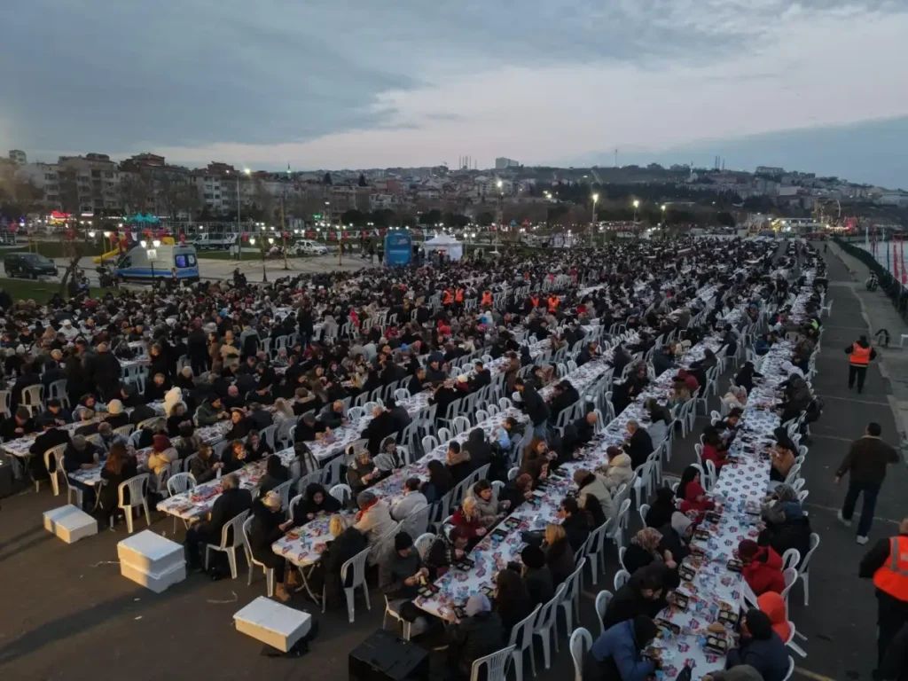 Büyükşehir’in iftar buluşmaları Süleymanpaşa ile taçlandı