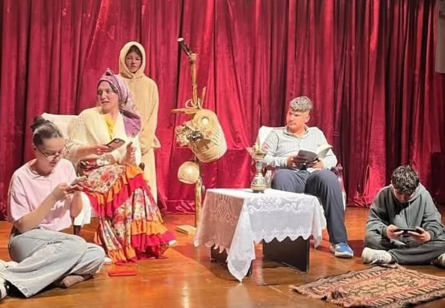 Yazaı Ahmet Yıldırım’ın romanı “Kedilik Bende Kalsın” tiyatro oyunu oldu