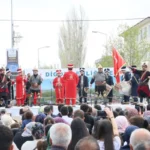 Digor’da ilk kez düzenlenen şenlik büyük coşkuya sahne oldu