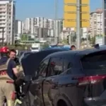 Etimesgut'ta iki otomobil çarpıştı ve iki kişi yaralandı