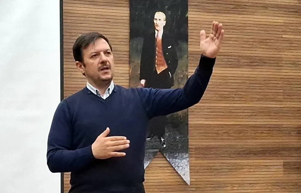 İlçe Milli Eğitim Müdürlüğünün “Okul müdürlerini” bilgilendirme semineri