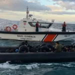 İzmir açıklarında operasyon: 40 düzensiz göçmen yakalandı