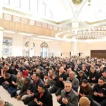 Kars'ta bayram coşkusu: Camiler doldu taştı, birlik ve beraberlik mesajları verildi