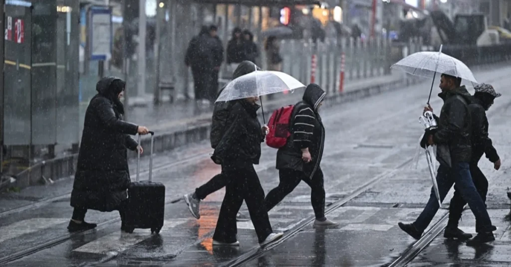 Meteoroloji'den hafta sonuna yurtta sağanak alarmı