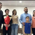 Serikli minik yazardan imza töreni