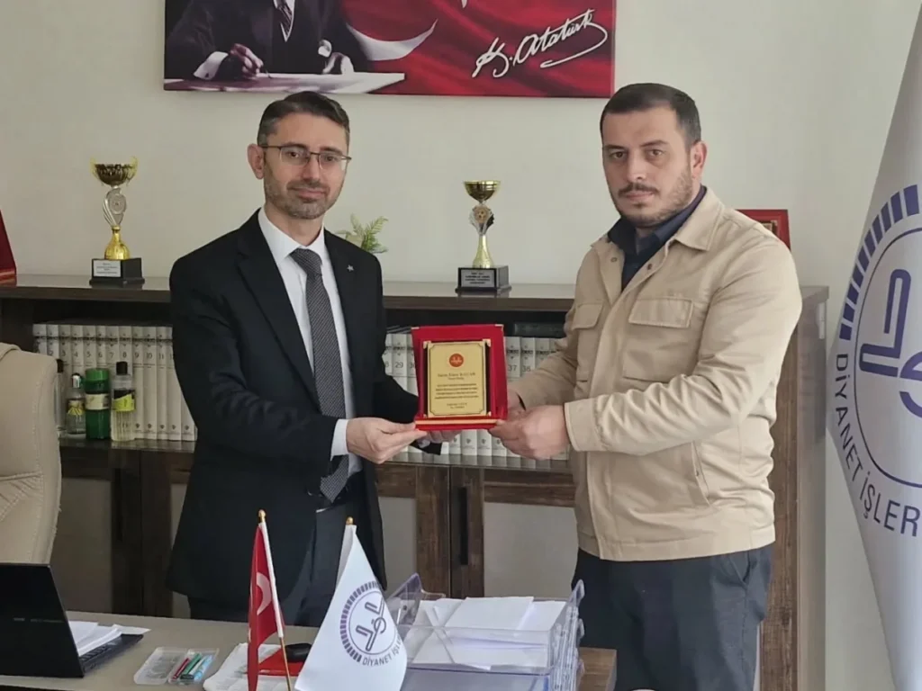 Sulakyurt’ta Kur’an-ı Kerim’i güzel okuma birincisine plaket