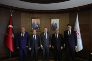 Kurt: "Adıyaman-İzmir ve Adıyaman-Antalya uçuşları başlatılmalı”