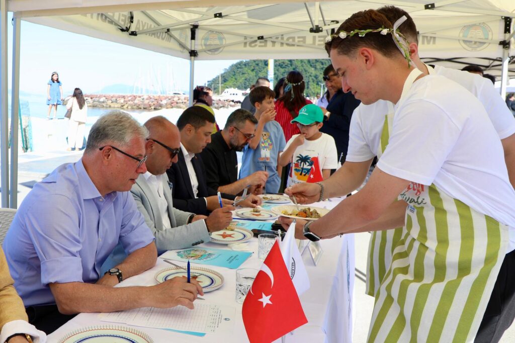 Tirilye’de Zeytin Çiçeği Festivali’ne ilgi