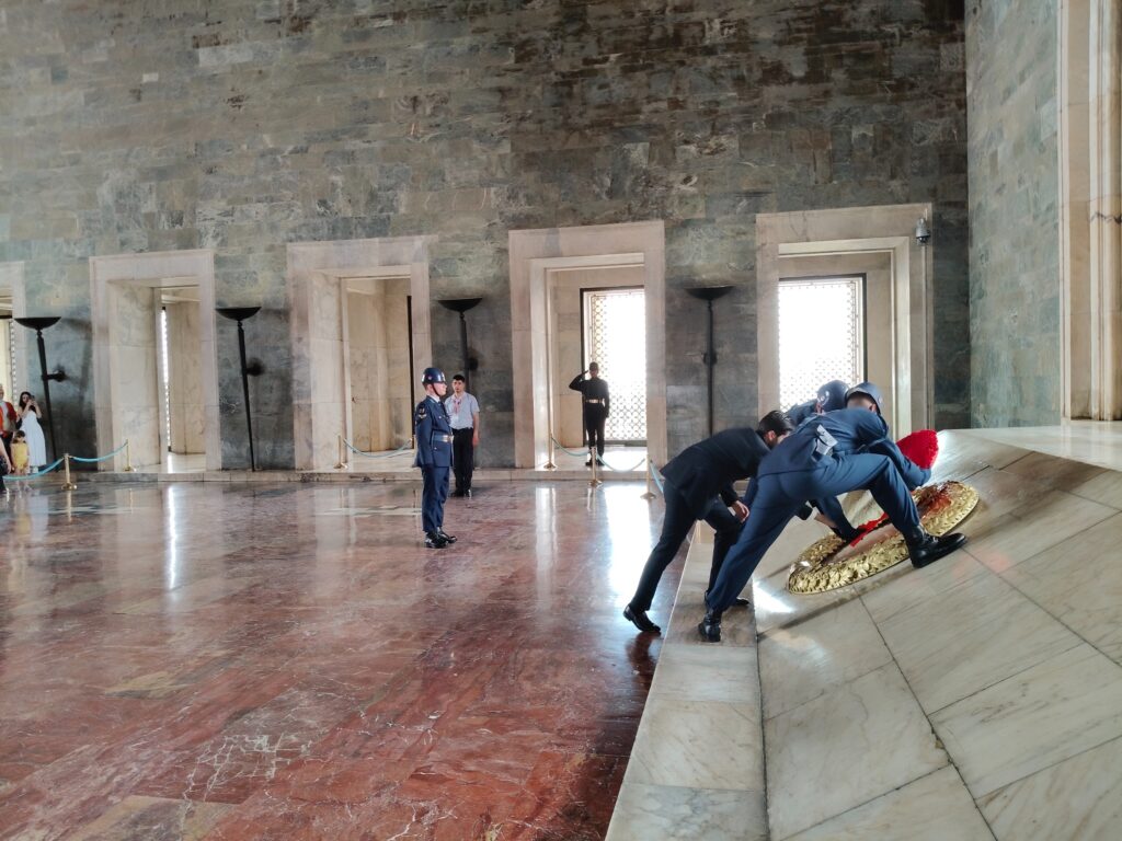 Jeoloji Mühendisleri Odası Yönetimi Anıtkabir’i ziyaret etti
